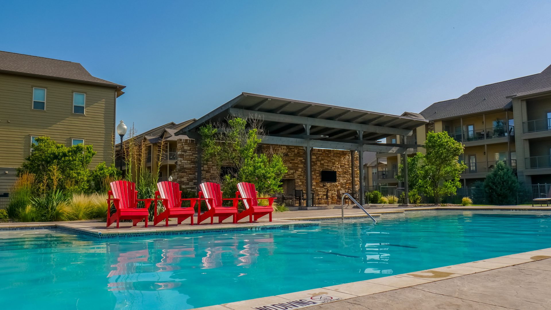 the pool at The Anatole on MacArthur North